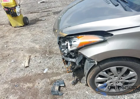 2012 Hyundai Elantra Gls z USA, uszkodzony, nr VIN 5NPDH4AE9CH118972